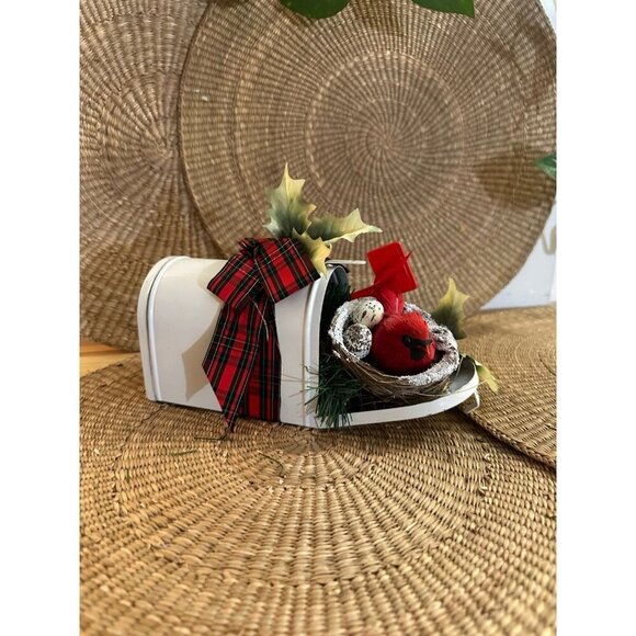 Christmas holiday Redbird mailbox decor - Picture 1 of 9